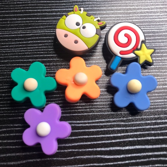Flower & Cow Themed Croc Charm *Bundle 3 Save 20%* - Picture 2 of 5